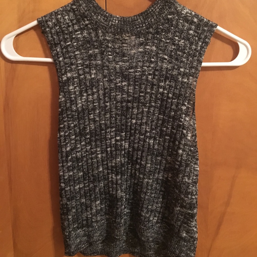 Women’s crop sweater